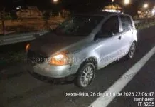 Pedestre morre atropelado por três veículos após pular mureta de rodovia em Itanhaém