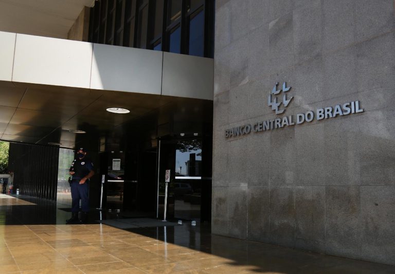 BC corta Selic em 0,25 ponto pela 3ª vez, para 14,25% ao ano, e mantém indefinição sobre futuro