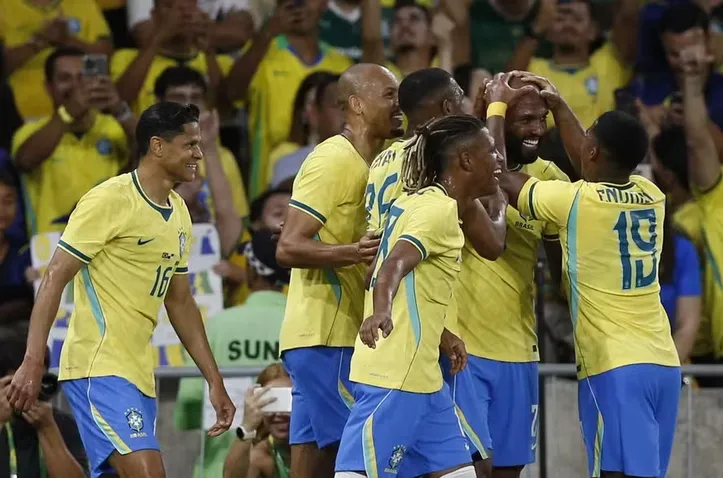Com paraibano Douglas Santos, Ancelotti define Seleção para amistoso contra o Egito antes da Copa