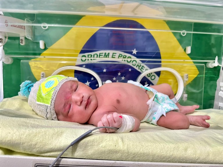 Fofura em campo: recém-nascidos são caracterizados com tema da Copa em hospital da Paraíba