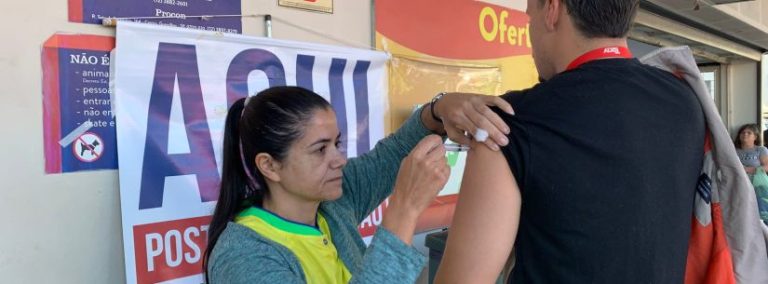 Vacinação contra gripe será realizada em supermercados de Caraguatatuba nesta quinta (25) e sexta (26)