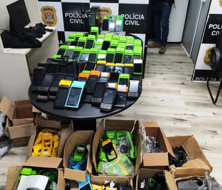 Operação desmantela quadrilha que desviava máquinas de cartão para o jogo do bicho e golpes