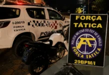 Dupla é presa por porte ilegal de arma de fogo e adulteração de veículo em Itanhaém