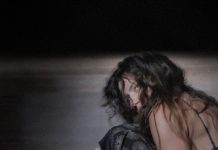 Festival de Avignon recebe espetáculo brasileiro estrelado por Julia Setúbal