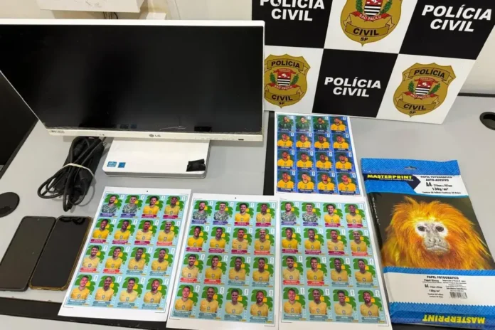 figurinhas falsificadas