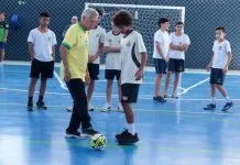 Projeto Campeão na Escola recebe tricampeão do mundo