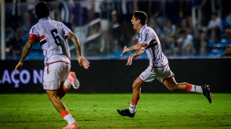 Com golaço de Rafael Gava, Botafogo vence o Ceará fora de casa e conquista a 2ª vitória consecutiva na Série B