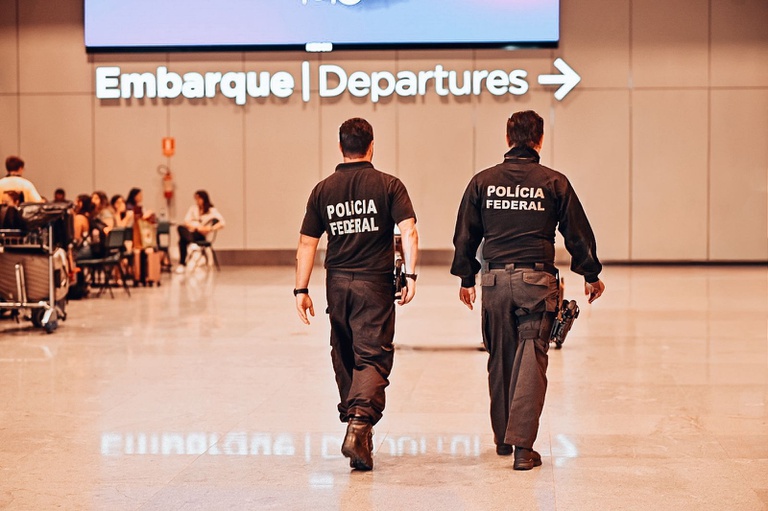 Turista espanhola é presa suspeita de injúria racial em aeroporto de SP