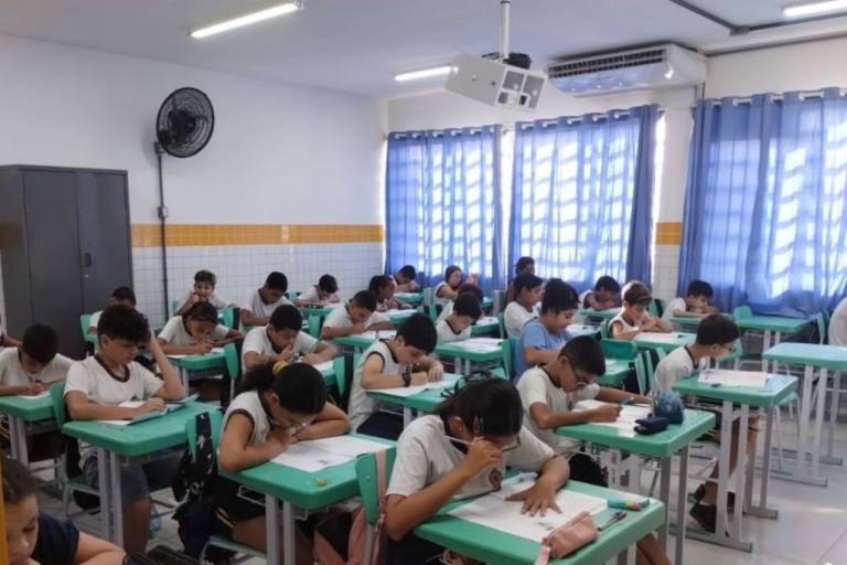 Mais de 25 mil alunos de escolas municipais participam de prova de avaliação de aprendizagem em São Vicente
