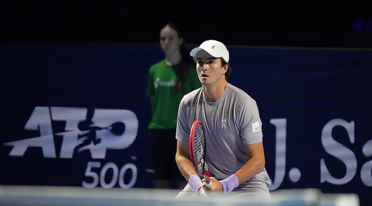 João Fonseca perde em estreia para alemão no ATP 500 de Halle