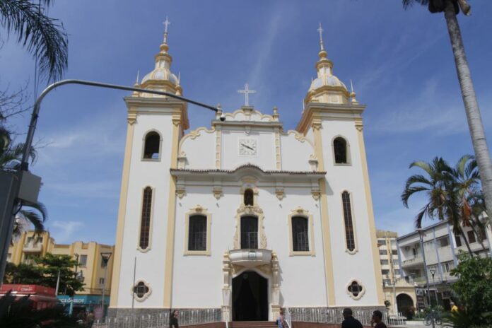 Praça Dom Epaminondas terá show gratuito em comemoração ao Dia dos Namorados em Taubaté