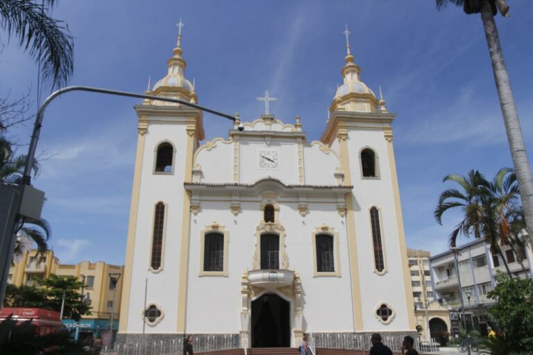 Praça Dom Epaminondas terá show gratuito em comemoração ao Dia dos Namorados em Taubaté