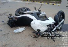 Motociclista morre após colisão com utilitário em rodovia de Itariri; alça de acesso é interditada