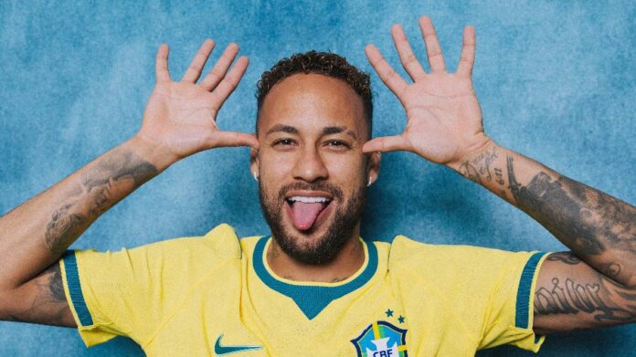neymar-da-selecao-brasileira-em-ensaio-fotografico-para-a-copa-do-mundo-1780763054517_v2_900x506