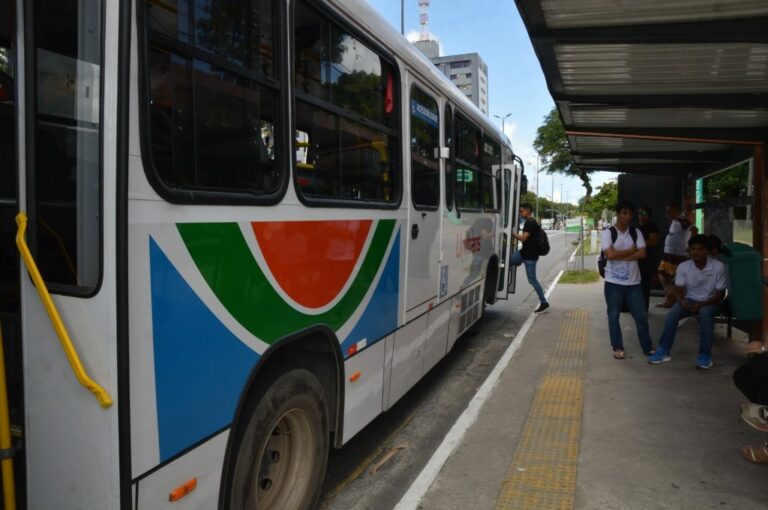 Ônibus circulam com quadro reduzido em João Pessoa durante feriado de Corpus Christi