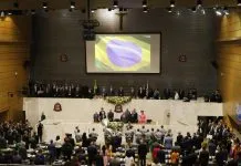 Oposição recolhe assinaturas para abrir CPI da privatização da Sabesp na Alesp