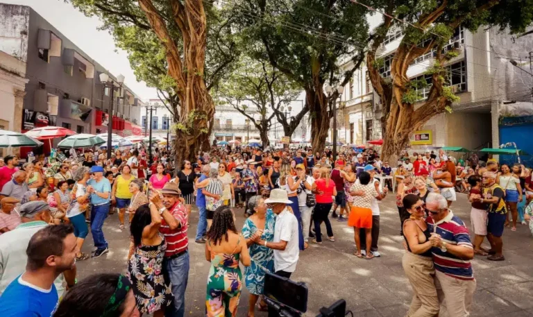 Sabadinho Bom entra no clima junino com forró e arrasta-pé no Centro de João Pessoa