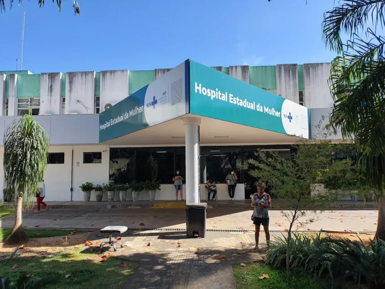Gêmeos siameses ligados pelo abdômen morrem em Goiânia após infecção