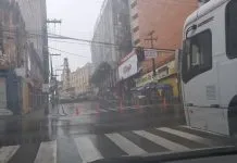 Alagamento leva à interdição de viaduto próximo ao Ponto de Cem Réis, em João Pessoa