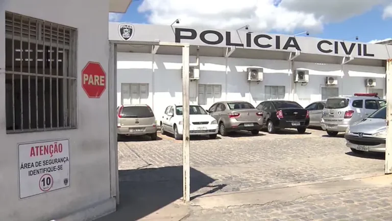 Suspeito de esfaquear homem que tentou separar briga de casal se entrega à polícia na Paraíba
