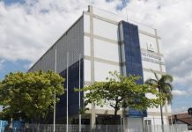 Mãe registra maus tratos com filho autista em escola ao colocar gravador dentro da mochila em Santos