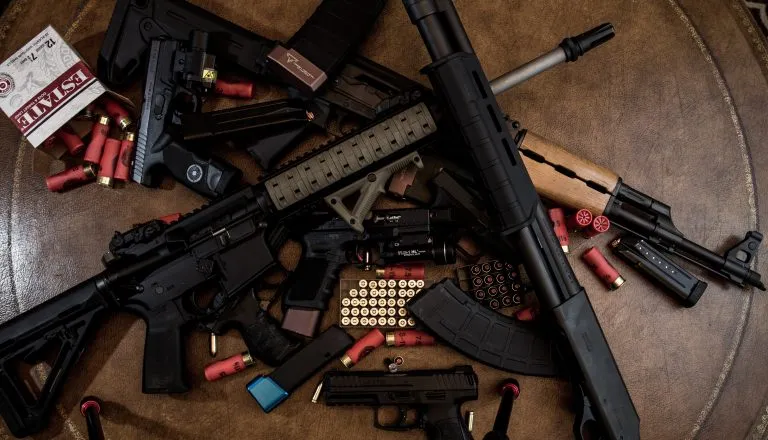 PF prende suspeito de fornecer fuzis AK-47 ao Comando Vermelho que estava no Suriname