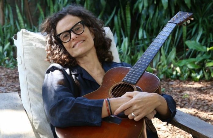 Zélia Duncan fala sobre o novo álbum Agudo Grave no ‘Vozes da Vez’