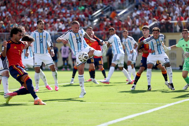Espanha e Argentina segue para prorrogação com final sem gols e expulsão