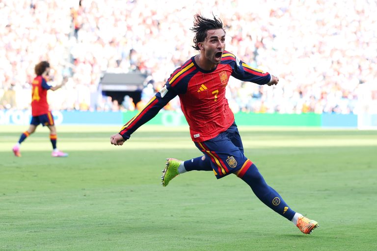 Campeã: Espanha marca no segundo tempo da prorrogação e leva título da Copa do Mundo