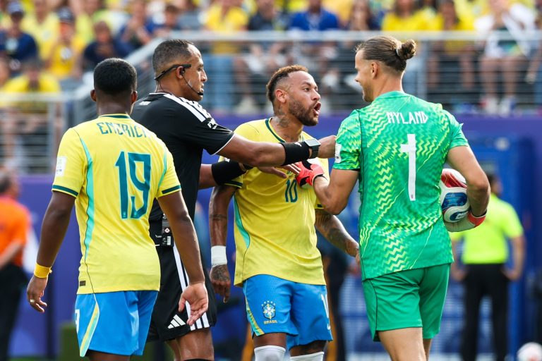 Goleiro norueguês explica farpas com Neymar: ‘Queria entrar na cabeça dele’