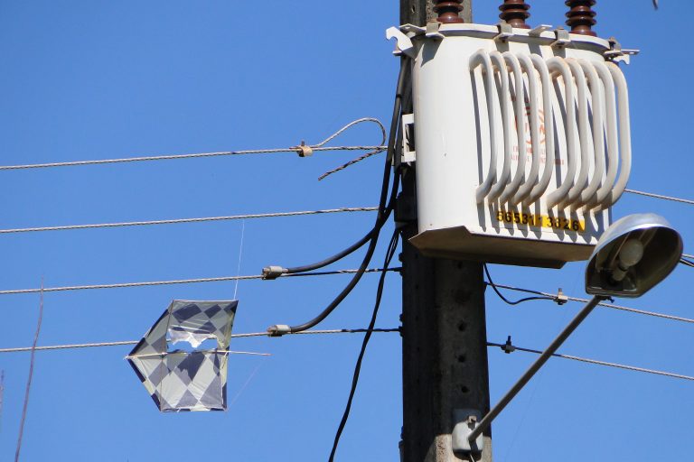 Cidades da região registram aumento em casos de interrupções de energia causados por pipas