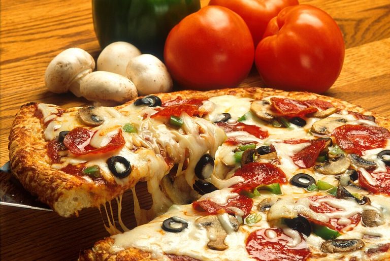 Dia da pizza: quanto custa fazer uma pizza em casa?