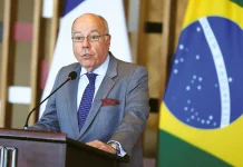 Rubio faz ataque grosseiro e arrogante contra Lula, diz Mauro Vieira após tarifaço