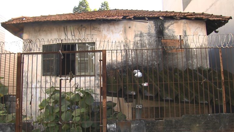 Bairro de Praia Grande esconde mistério de carro enterrado