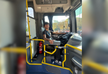 Busólogos de São José transformam paixão por ônibus em hobby e ajudam a preservar a história do transporte