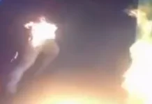 Dupla ateia fogo em fachada de papelaria na Praia Grande e suspeitos são atingidos pelo fogo; VÍDEO