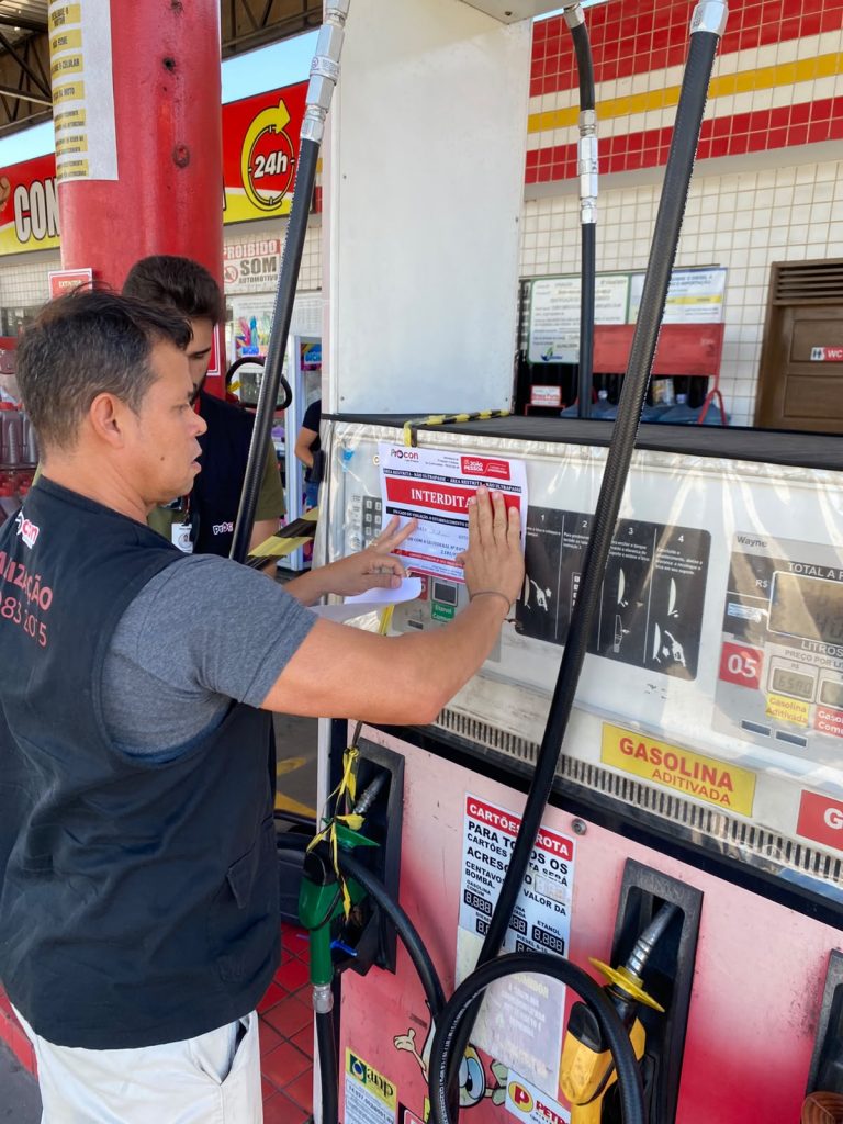 Irregularidade na bomba: Procon interdita bico de gasolina em posto na Zona Sul de João Pessoa