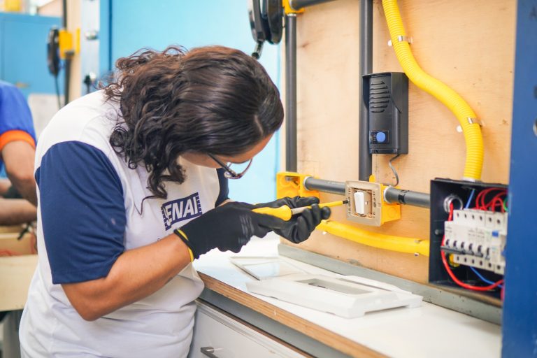 Campina Grande abre 20 vagas gratuitas para curso de Eletricidade Básica