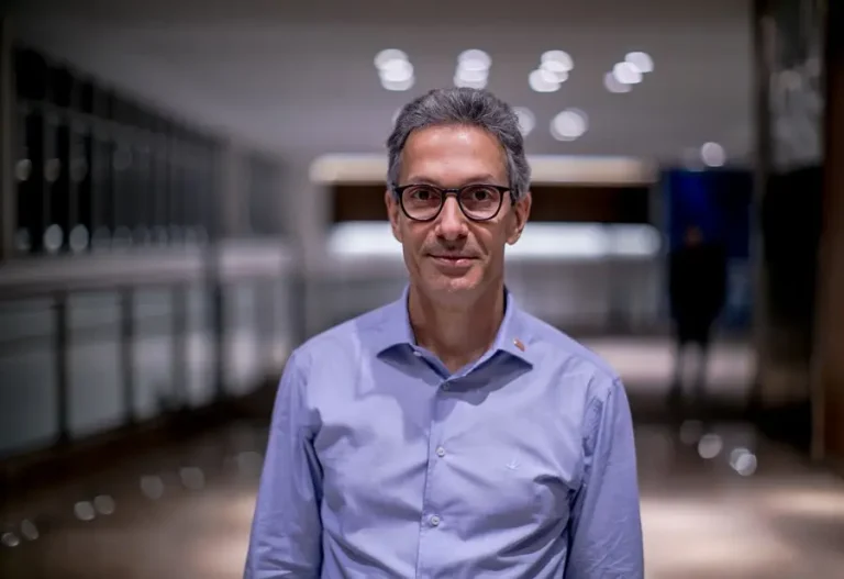 Zema é confirmado candidato sem definição do vice e com promessa de indulto a Bolsonaro