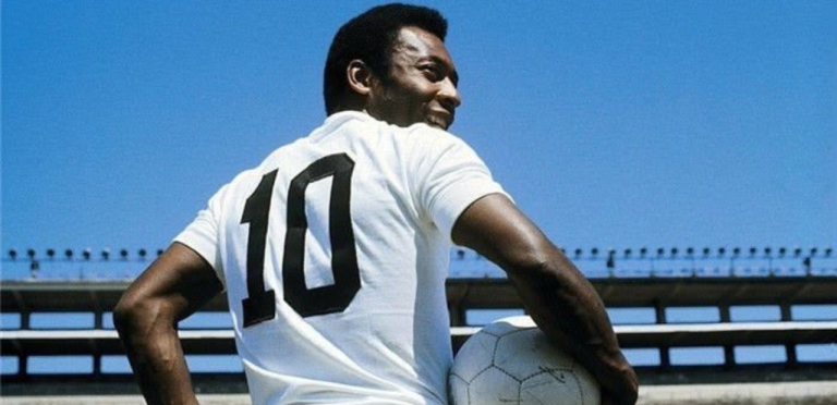 História do futebol em Santos: como o esporte se desenvolveu