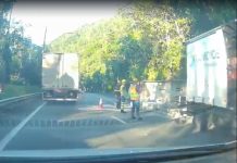 Caminhão tomba na Tamoios, em Caraguatatuba