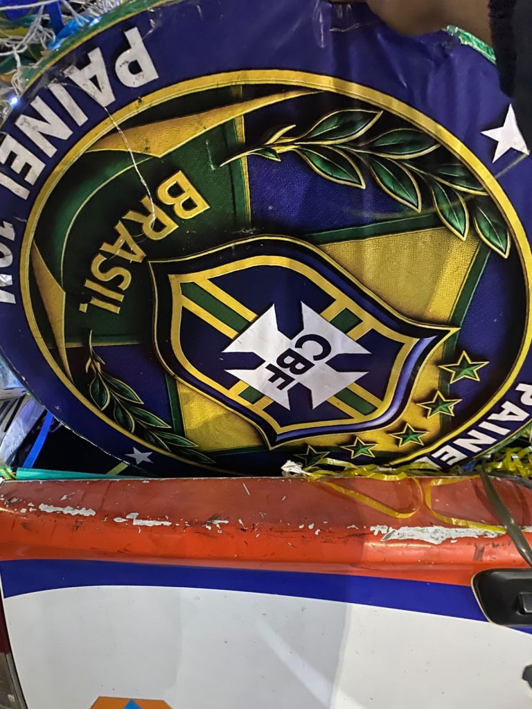 Balão cai sobre residência em Jacareí e mobiliza GCM