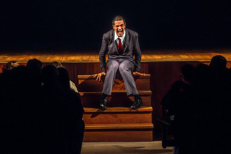 Mateus Solano apresenta monólogo premiado “O Figurante” em João Pessoa; confira datas e ingressos