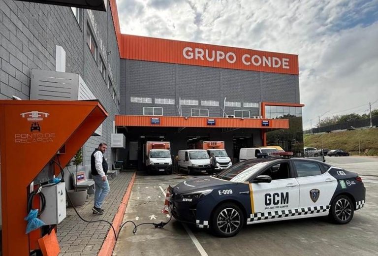Farma Conde instala pontos de recarga para viaturas elétricas da GCM em São José
