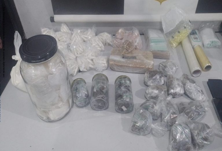 Polícia apreende quase 5 kg de drogas ocorrências de tráfico em Jacareí