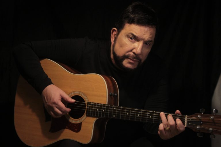 Seis e Meia celebra aniversário de João Pessoa com show histórico de Michael Sullivan no Teatro Paulo Pontes