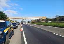 Engavetamento com seis veículos mobiliza equipes na Via Dutra em São José