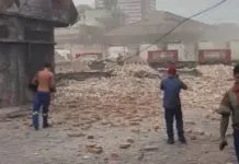 Ventania derruba muro da Receita Federal em Santos