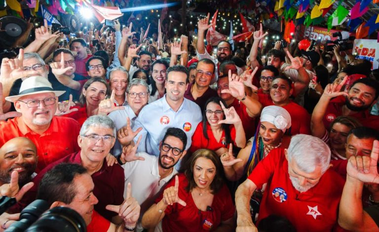 PT oficializa apoio à reeleição de Lucas e governador reforça parceria com governo Lula na Paraíba