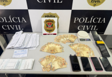 Cerca de R$ 17 mil em espécie, um carro e equipamentos usados no tráfico de drogas são apreendidos em ação policial no Guarujá